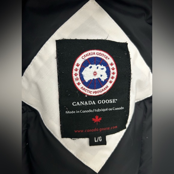 SOLD!Canada Goose trillium parka - Picture 3 of 4